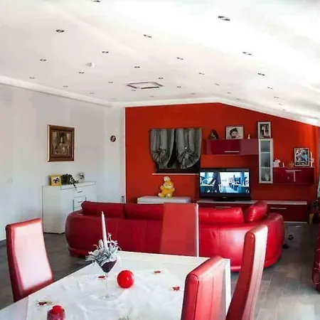 Toni Apartment